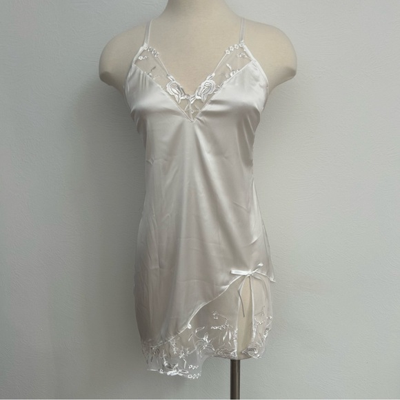 Elegant White Satin Bridal Lace Bow Night Gown Slip Small - Picture 1 of 7